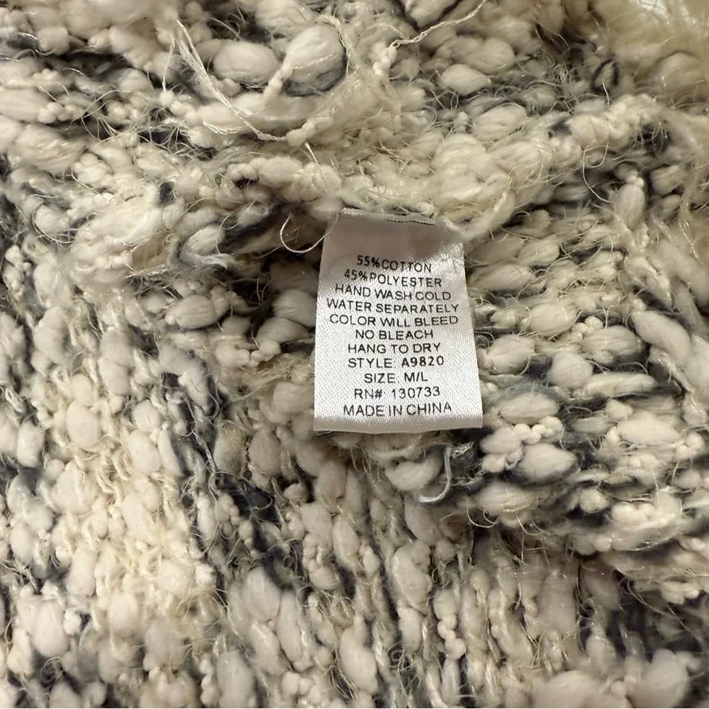 Umgee Chunky Knit Sweater Frayed Hem Oversized White/Gray Poncho Women’s Sz M/L